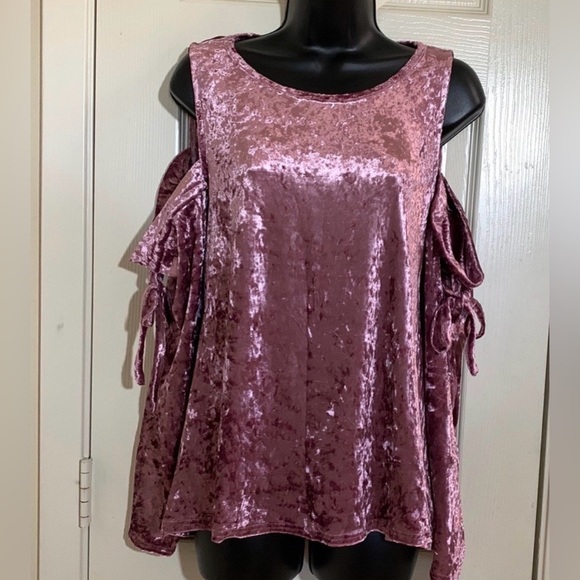 entro Tops - Entro Velvet Cold Shoulder Blouse NWT- Small